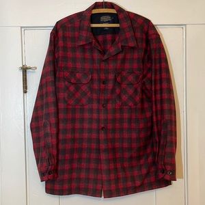 Men’s Pendleton Original Board Shirt Wool Flannel Red Plaid Size L.